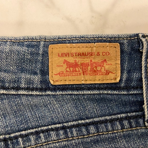 Levi’s curvy blue jeans size 7 - Picture 5 of 5